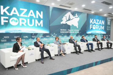 Делегация Астраханской области участвует в XV международном экономическом форуме