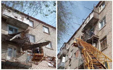 Сильный ветер снес ограждение балкона в пятиэтажке в Астрахани