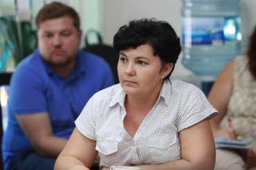 Многодетным родителям из Астрахани рассказали о мерах соцподдержки