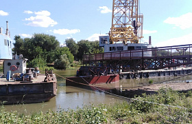 В Астрахани приступили к сборке береговых секций моста через Серебряную Воложку 
