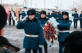 В казачьем кадетском корпусе под Астраханью открыли бюст Александру Суворову