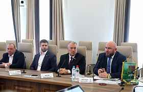 Игорь Бабушкин провел встречу с представителями Луганской народной республики