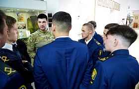 В краеведческом музее Астрахани состоялась встреча молодежи с бойцами СВО