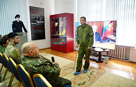В краеведческом музее Астрахани состоялась встреча молодежи с бойцами СВО