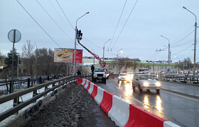 В Астрахани на мосту на Аэропортовском шоссе перекрыли одну полосу