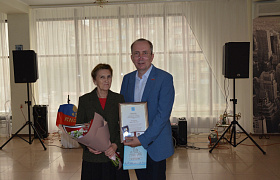 В Астрахани 13 ветеранам вручили почётные звания ко Дню города