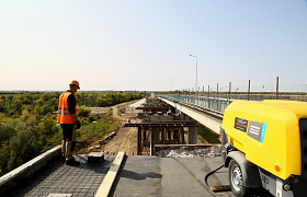 Ремонт моста через реку Белый Ильмень завершат в декабре