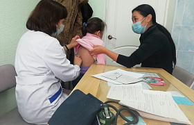 Мобильная поликлиника проверит здоровье детей в селах Астраханской области