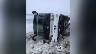 В Ставропольском крае рейсовый автобус попал в ДТП, в котором пострадала 89-летняя астраханка