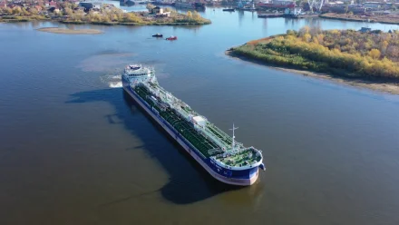 В Астраханской области проводят ходовые испытания нового танкера-химовоза 