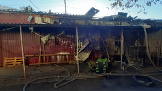 В Астрахани горел торговый павильон “Цветы” на улице Бэра