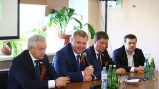 Игорь Бабушкин поздравил работников скорой помощи с профессиональным праздником