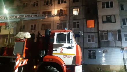 В Астрахани при пожаре в доме погибла 10-летняя девочка 
