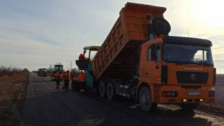 В Астраханской области участки дорог начали ремонтировать раньше срока