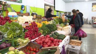 Во сколько астраханцам обойдётся набор продуктов для весеннего салата