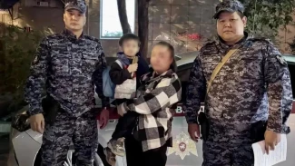 В Астрахани росгвардейцы вернули домой потерявшегося 4-летнего малыша