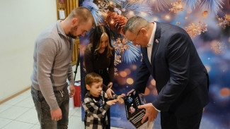 Спикер Облдумы принял участие в акции «Ёлка желаний»