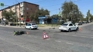 В Астрахани в ДТП пострадал водитель мопеда
