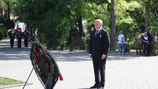 Игорь Бабушкин поздравил астраханцев с Днём Победы