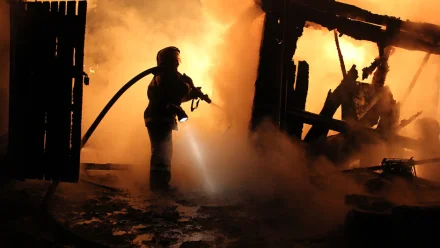  В Астраханской области мужчина получил ожоги при пожаре в доме 