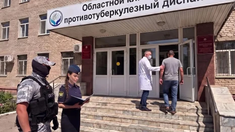 Больной туберкулёзом астраханец был госпитализирован после вмешательства судебных приставов