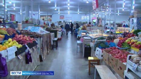 В Астрахани подорожали помидоры, курица и яйца, но подешевели морковь и лук