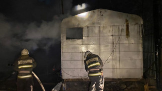 В Астрахани при пожаре в бане пострадал 56-летний мужчина