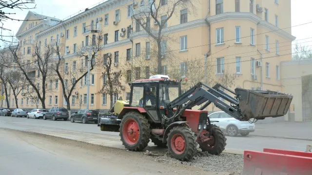В Астрахани начался завершающий этап работ по реконструкции ливневки на площади Ленина
