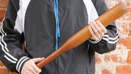 В Трусовском районе Астрахани 15-летний подросток избил битой мужчину