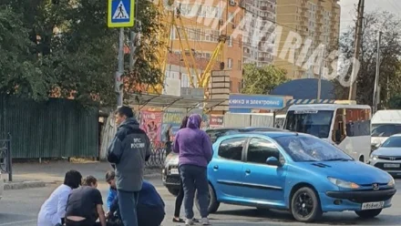 В Астрахани на улице Софьи Перовской иномарка сбила 18-летнюю девушку