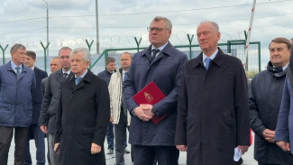 Николай Патрушев и Владимир Устинов принимают участие в церемонии закладки капсулы на месте нового производства в Астраханской области