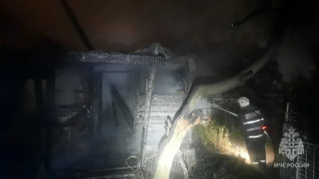 В Астрахани на пожаре погибли 2 человека
