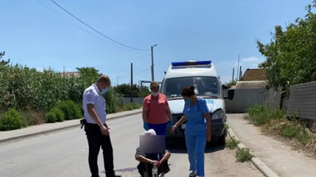 В Астрахани полицейские спасли мужчину, потерявшего сознание на улице