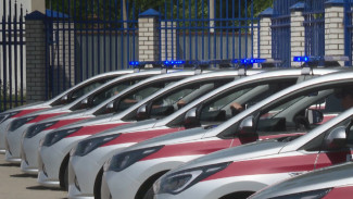 Астраханским росгвардейцам вручили ключи от 10 служебных автомобилей