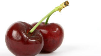 На складе в Астрахани обнаружили партию червивой вишни