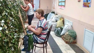 Астраханские мастерицы передали в зону СВО более 430 масксетей
