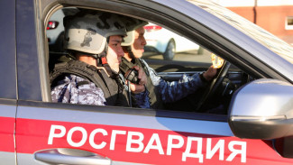 Задержан астраханец, который вёл себя непристойно возле колледжа