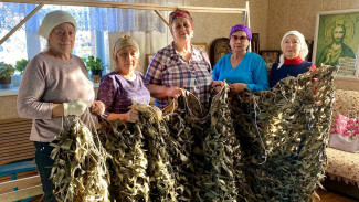 Жители астраханского села Караульное сплели 155 масксетей разных размеров 