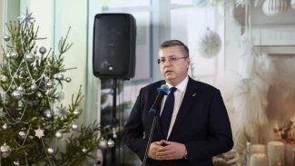 Вице-губернатор поздравил военнослужащих и медперсонал госпиталя с наступающим Новым годом