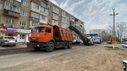 В Астрахани на улице Хибинской стартовал ремонт