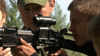 Астраханские школьники приняли участие в проекте "Во имя Отечества"