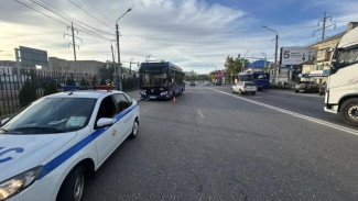 Сегодня в Астрахани 10-летняя девочка попала под колёса автобуса