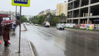 Житель Астрахани на угнанном автомобиле сбил 14-летнюю девочку