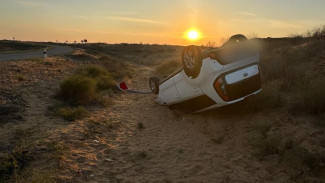 В Астраханской области при опрокидывании машины погибла женщина