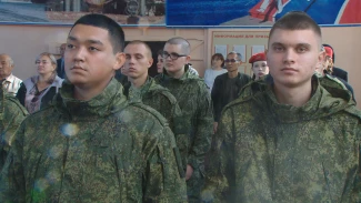Первые 30 астраханских призывников отправились на срочную службу в армию