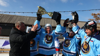 В Астрахани состоялся турнир по хоккею с шайбой среди любительских команд