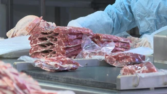 В астраханских магазинах известной торговой сети продавали опасные продукты