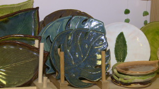 Астраханка создаёт уникальные предметы из глины