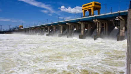 Росводресурсы увеличивают сбросы воды с Волгоградского гидроузла