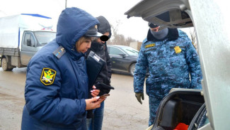 В Астрахани выявили более 70 должников после рейда на Новом и Старом мостах